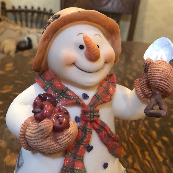 Adorable Snowlady - Picture 5 of 7